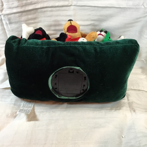 Christmas Pillow puppies, sings, heads move - Picture 3 of 3